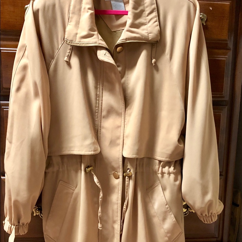 Vintage all-weather trench style coat!